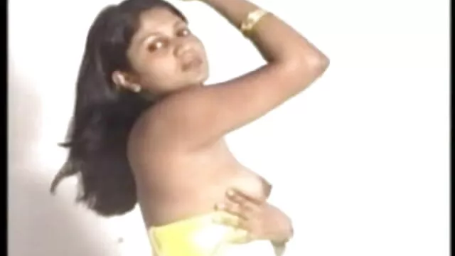 বড়ো বুকের বাংলা porn video মেয়ের