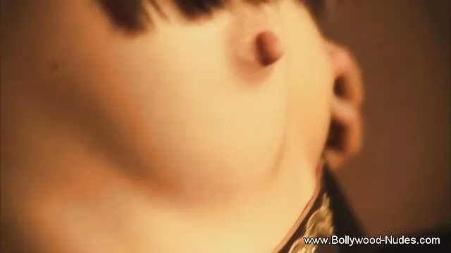 মেয়ে সমকামী নকল বাঁড়ার বড়ো বাংলা xxx video মাই