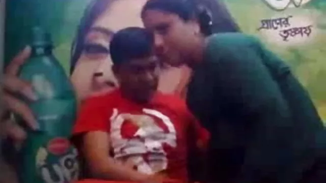 চর্মসার আকর্ষণীয় বড়ো বাঁড়া বাংলা মাগি sex ডগী-স্টাইল দুর্দশা