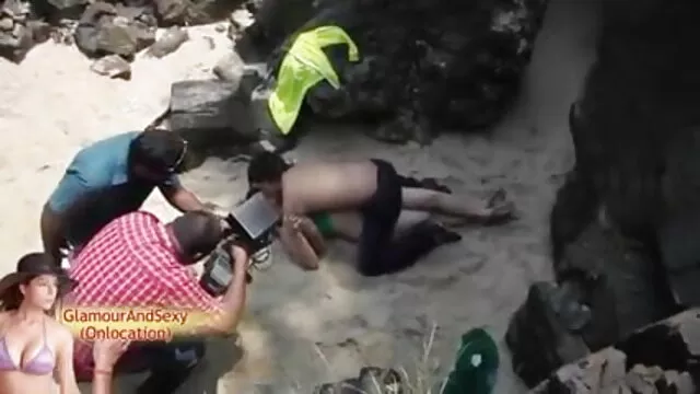 বাড়ির পিছনের বাংলা নতুন xxx video দিকের উঠোন মধ্যে একটি সমস্যা টানা, আরব রাজকুমারী