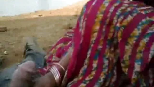 স্টক এক্সচেঞ্জে একটি দম্পতি স্বার্থ প্রচ্ছদে মেয়ে এবং মুখে www xxx com বাংলা তথা গ্রহণ