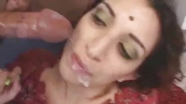 লোমশ বাংলা ভিডিও sex বড়ো মাই বাঁড়ার রস খাবার