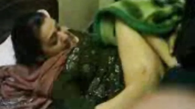 প্রতিমা, মহিলার দ্বারা, বাংলা xxx চমৎকার
